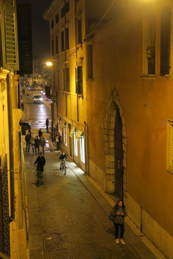 B&B Oberdan 18 Verona Buitenkant foto
